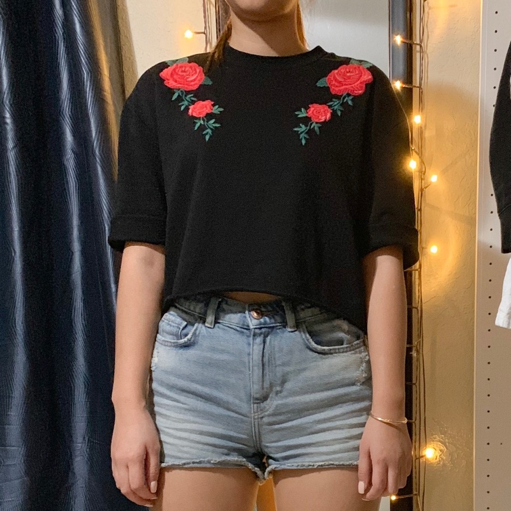 Divided Roses Crop Tops Tee